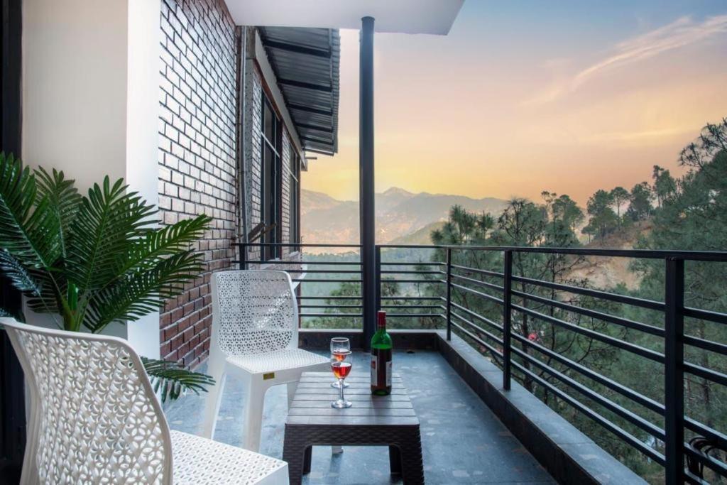Mountain Height Kasauli Apartman Kültér fotó
